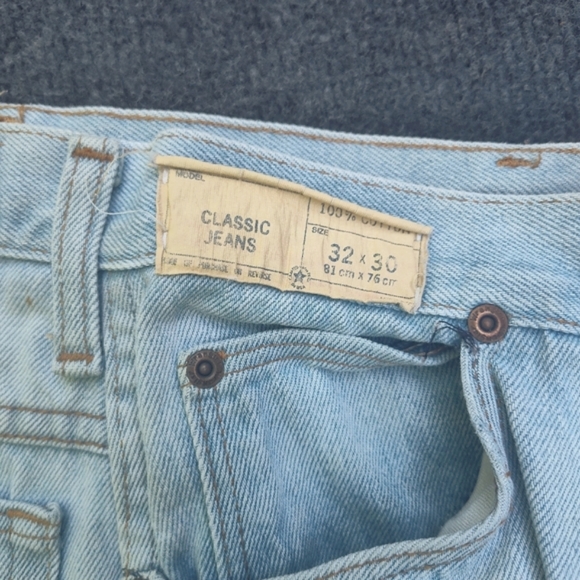 Vintage Light Wash Wrangler Jeans - Picture 6 of 8